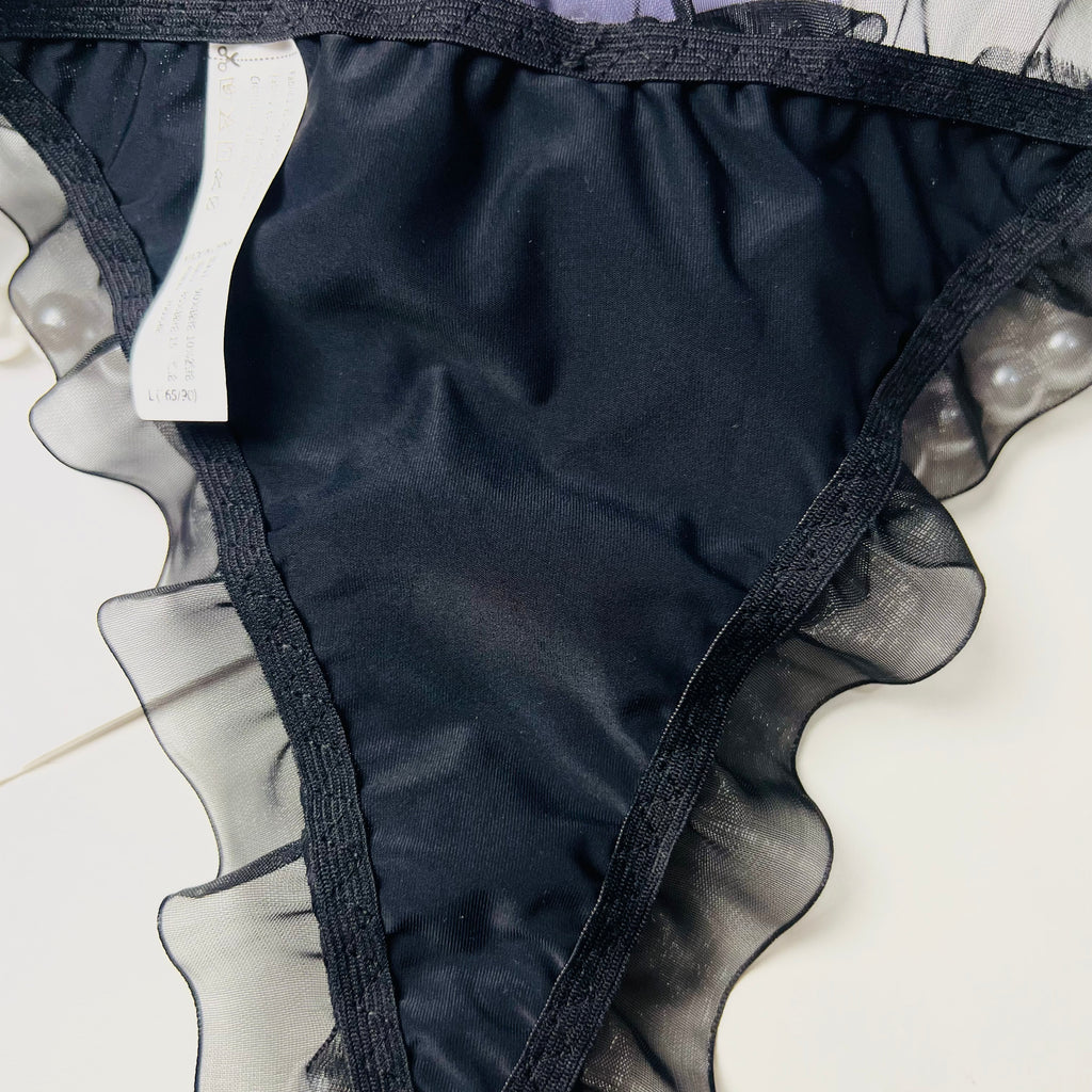 black pearl bow thong lingerie inner fabric close up stitching detail